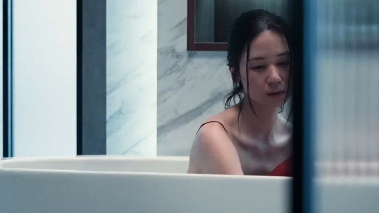 кадр из фильма Отель разбитых сердце