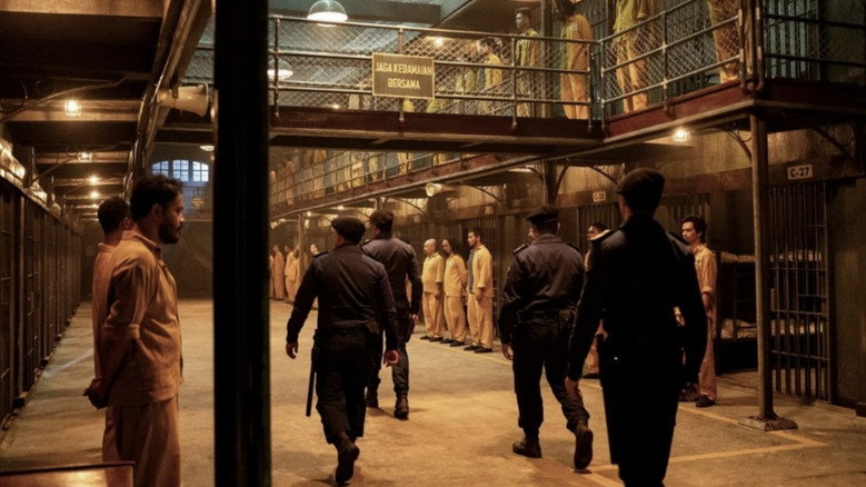 кадр из фильма Призрак в клетке