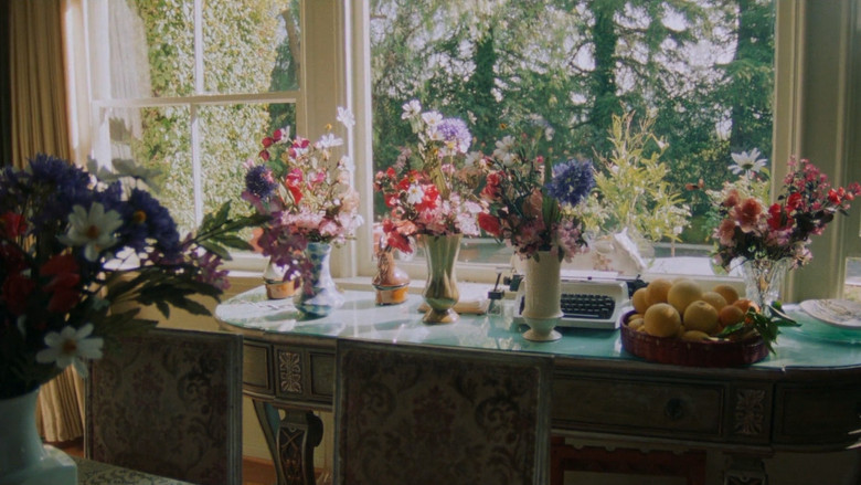 кадр из фильма Потоки любви