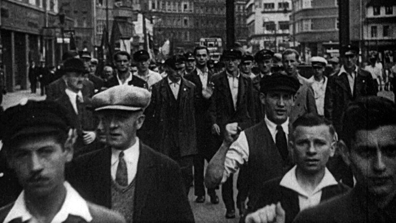 кадр из фильма Обыкновенный фашизм