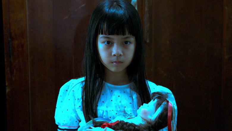 кадр из фильма လိပ်ပြာစံအိမ်