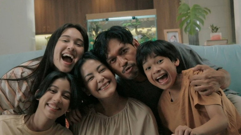 кадр из фильма Yang Lain Boleh Hilang Asal Kau Jangan