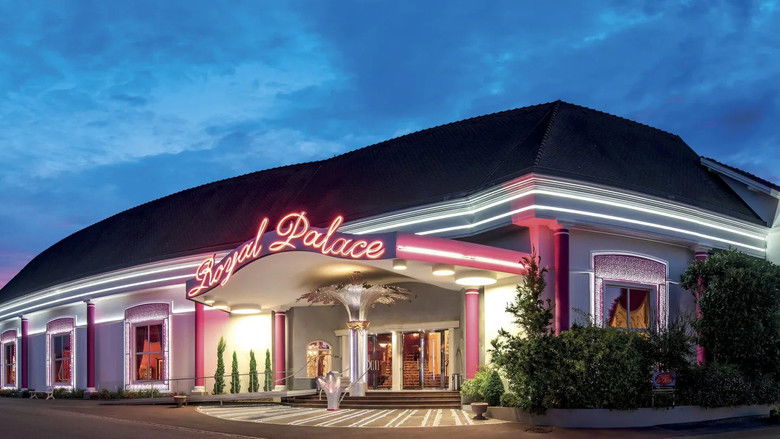 кадр из фильма Bienvenue au spectacle ! 100 jours au Royal Palace