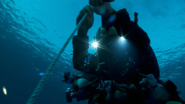 кадр из фильма 330 mètres sous les mers