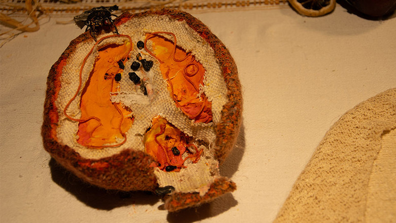 кадр из фильма Προικοσύμφωνο