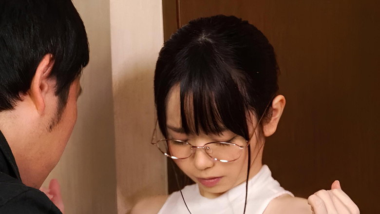 кадр из фильма ウチの地味で巨乳な妹が自宅でノーブラ全開で困ってます。 水卜さくら