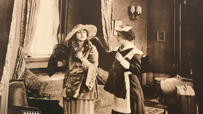 кадр из фильма The Dark Road