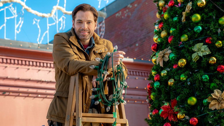 кадр из фильма Рождественский городок