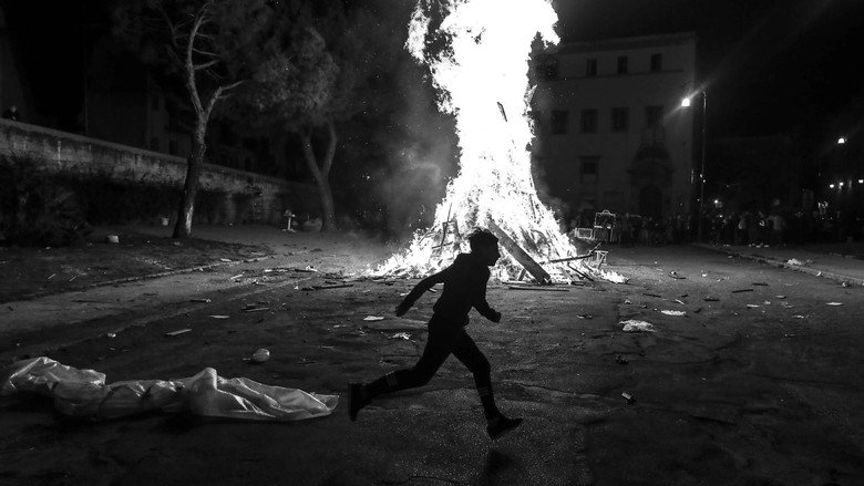 кадр из фильма Perigrafia. La città fuori fuoco di Francesco Faraci