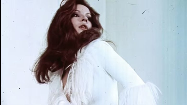 Дама с камелиями 2000