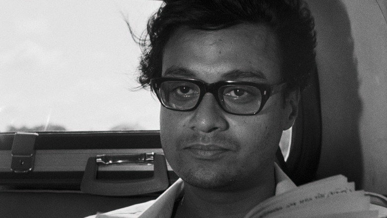 кадр из фильма Дни и ночи в лесу