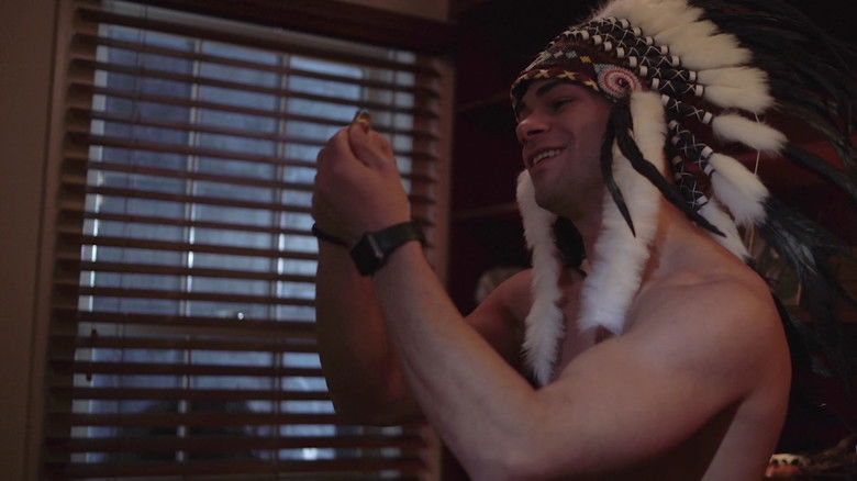 кадр из фильма Резня на кладбище