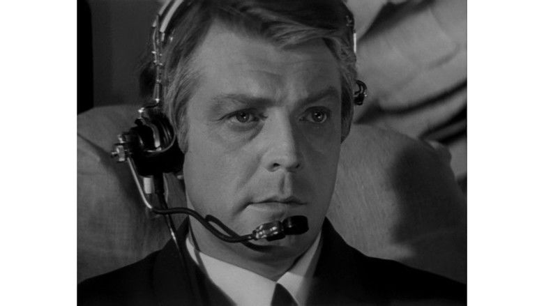 кадр из фильма Неподсуден