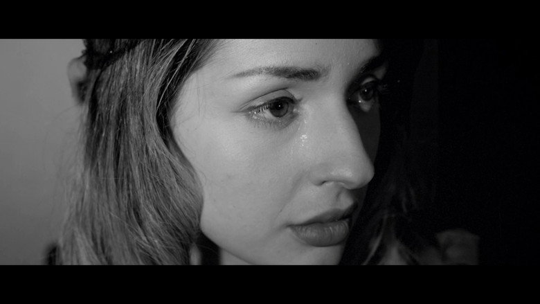 кадр из фильма LLUEVE SOBRE MOJADO