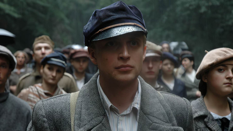 кадр из фильма Кароль. Человек, ставший Папой Римским