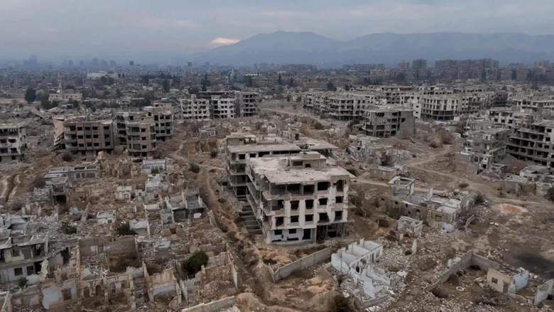 кадр из фильма Syrie : la chute du clan Assad