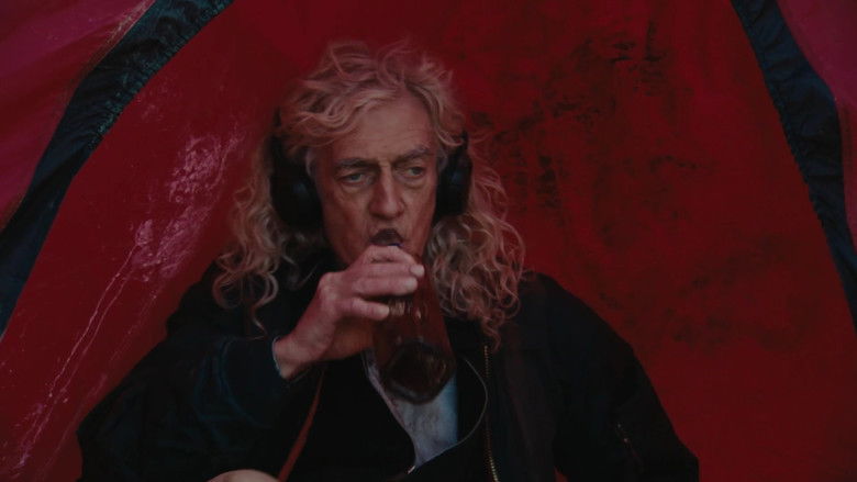 кадр из фильма The Visitor