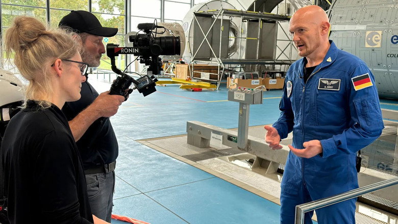 кадр из фильма Artemis II - Zurück zum Mond