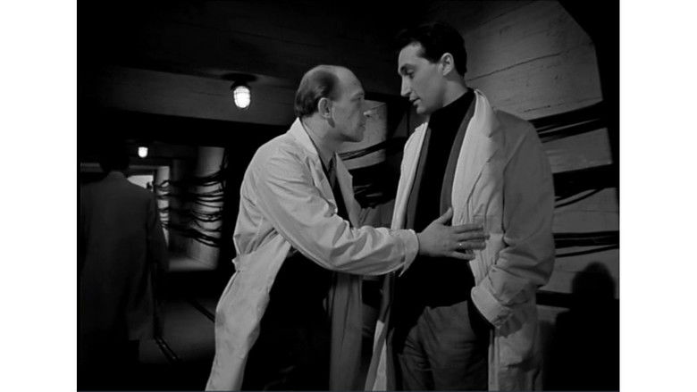 кадр из фильма Девять дней одного года