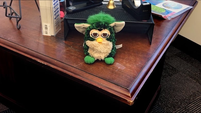 кадр из фильма The Furby