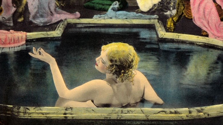 кадр из фильма Человек, который смеётся