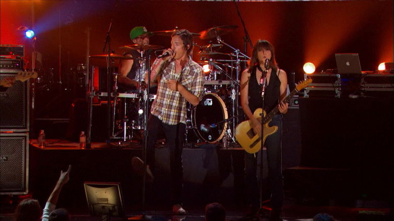 кадр из фильма The Pretenders - With Friends