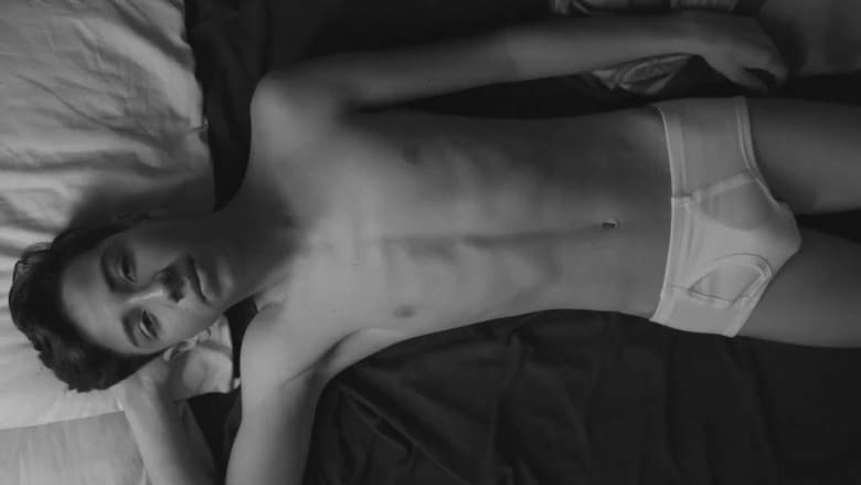 кадр из фильма Se murió Juan Gabriel