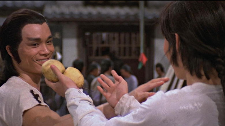 кадр из фильма Непобедимый Шаолинь