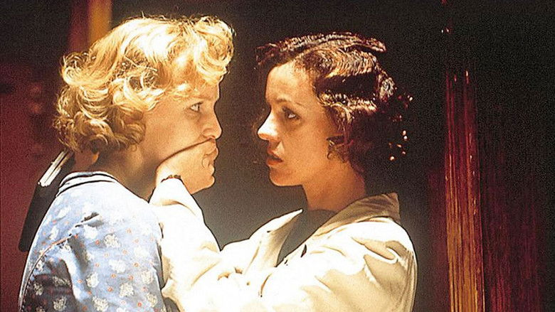 кадр из фильма Эйми и Ягуар