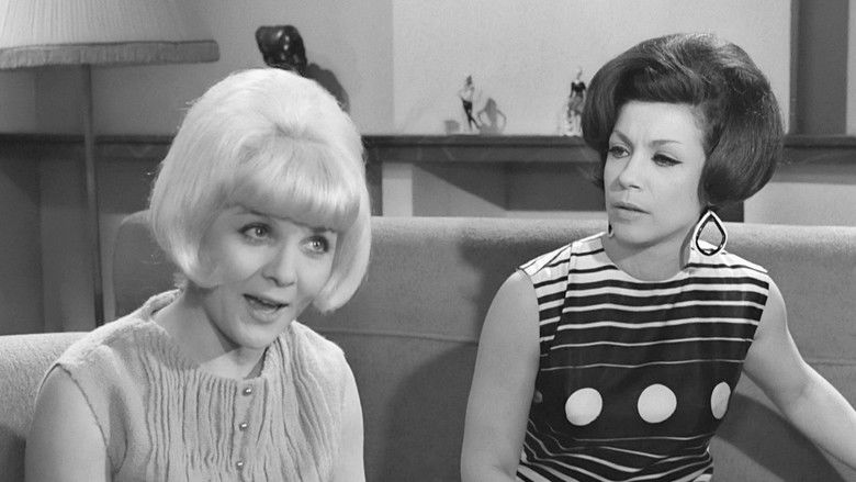 кадр из фильма Η Γυναίκα Μου Τρελλάθηκε