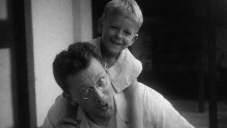 кадр из фильма De Indische tafel, jongens van de Japanse kampen