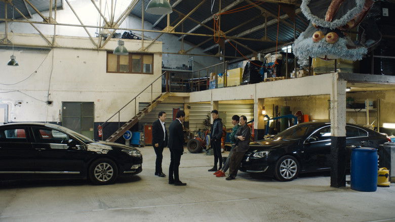 кадр из фильма НОЧЬЮ