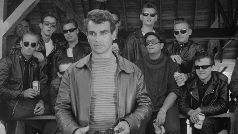 кадр из фильма The Horror of Party Beach