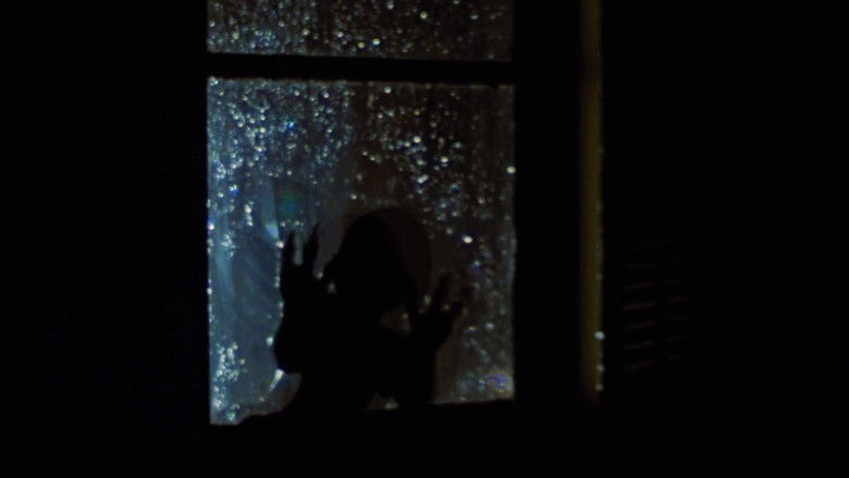 кадр из фильма Оно живо снова