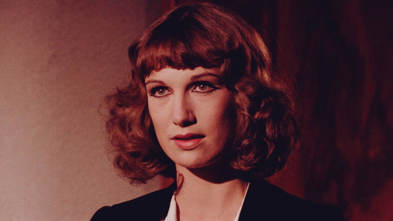 кадр из фильма Кроваво-красное