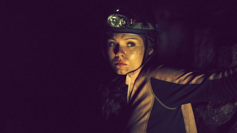 кадр из фильма Спуск