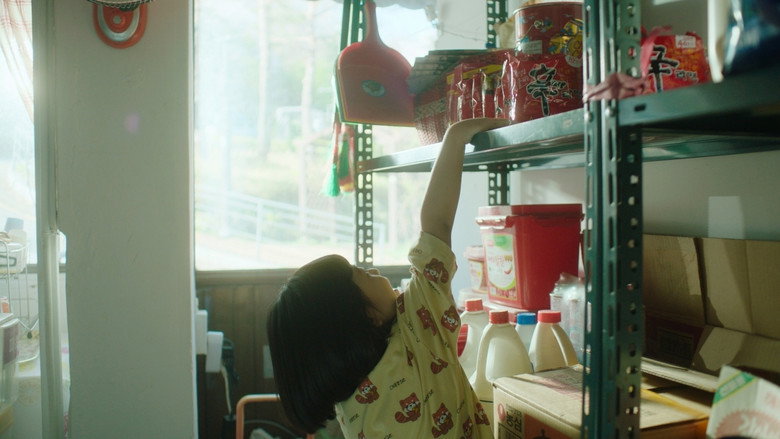 кадр из фильма 라면이 떨어지면