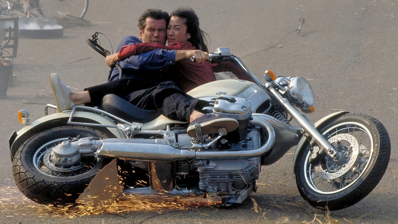 кадр из фильма 007: Завтра не умрёт никогда