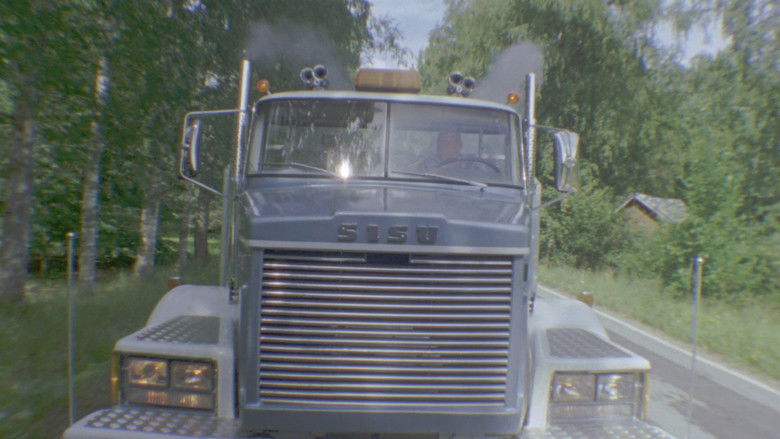 кадр из фильма Penan erikoiskuljetus﻿