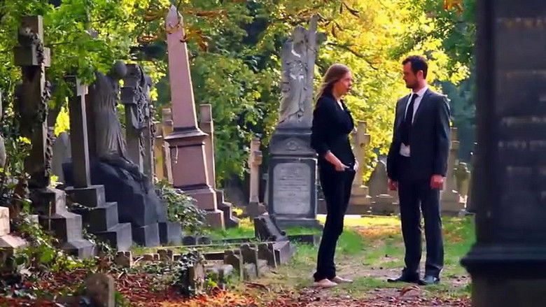 кадр из фильма The Days Inbetween