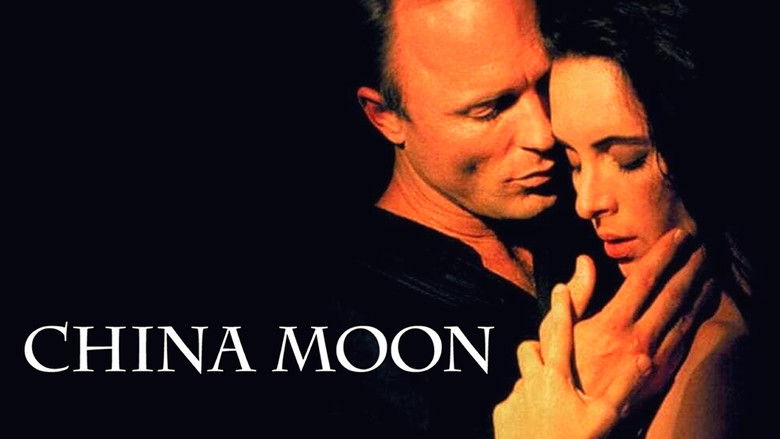 кадр из фильма Фарфоровая луна