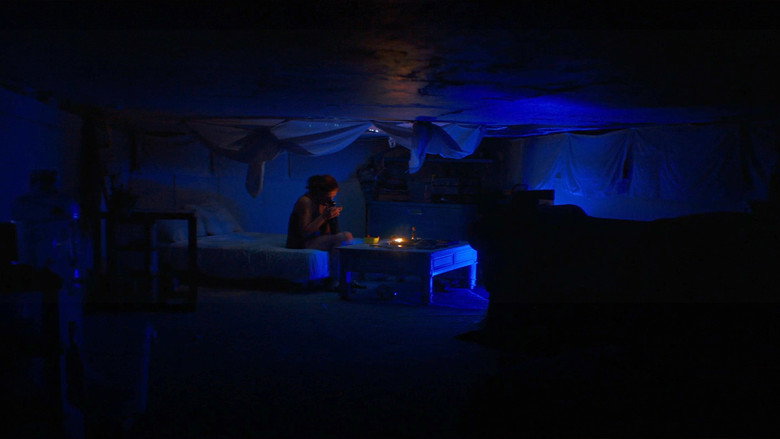 кадр из фильма The Neon People