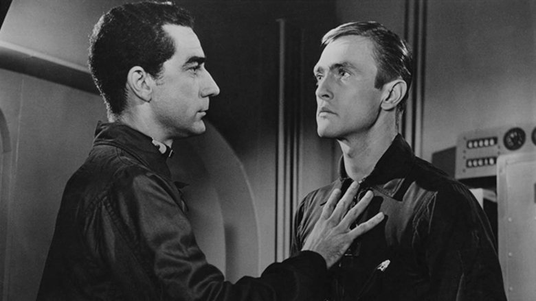 кадр из фильма War of the Satellites