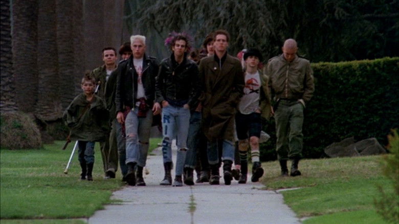 кадр из фильма Пригород