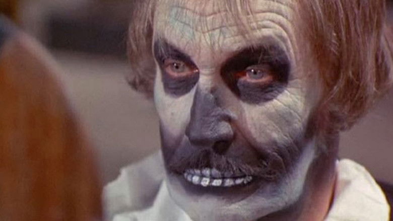 кадр из фильма Сумасшедший дом