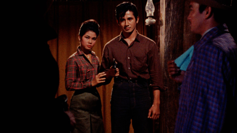 кадр из фильма ตะวันหลั่งเลือด