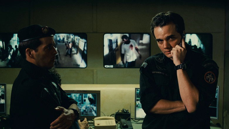 кадр из фильма Элитный отряд: Враг внутри