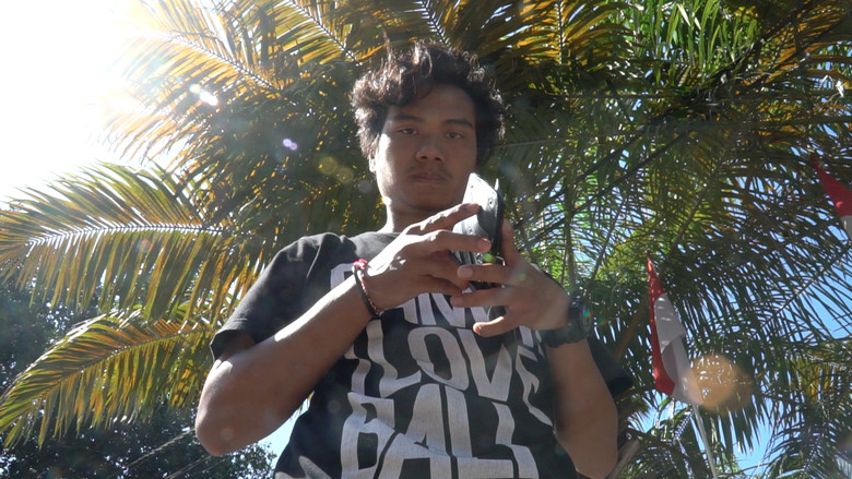 кадр из фильма How To Act Like Hooman