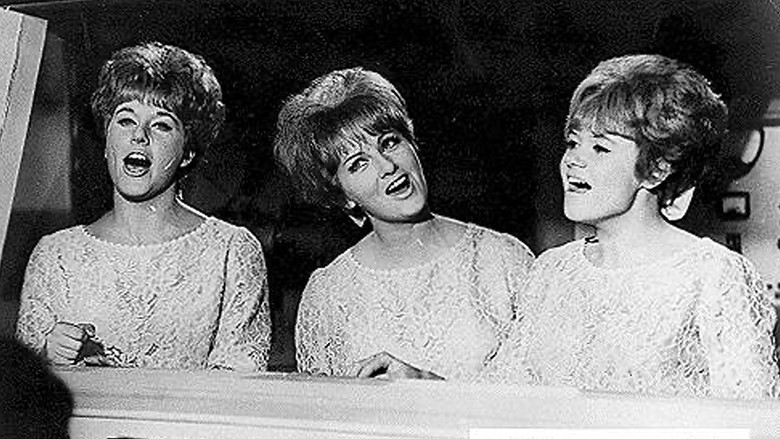 кадр из фильма Dateline Diamonds