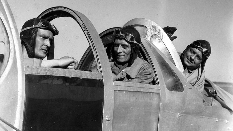 кадр из фильма Au Grand Balcon